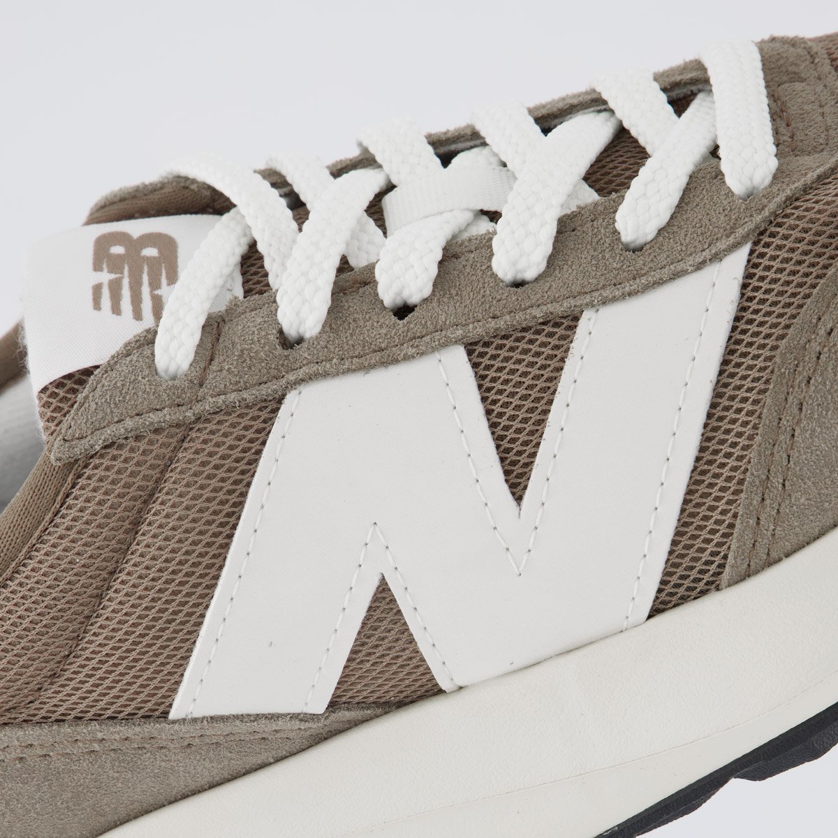 Tênis New Balance 370 V1 Marrom e Bege Marrom 7