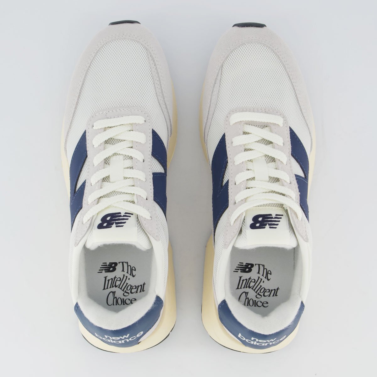Tênis New Balance 370 V1 Off-White e Marinho Branco 4