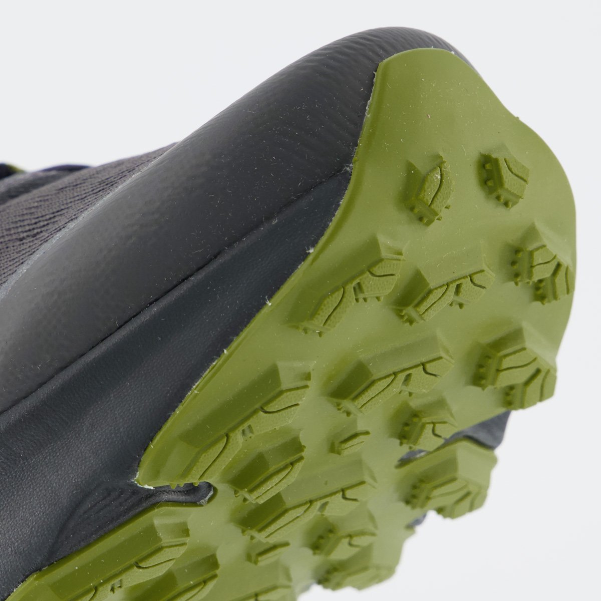 Tênis New Balance Fresh Foam X Hierro V9 Preto e Verde Preto 8