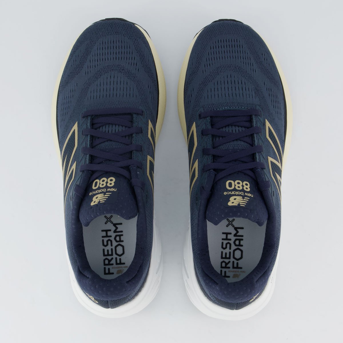 Tênis New Balance Fresh Foam X 880 V15 Marinho e Bege Azul Marinho 4