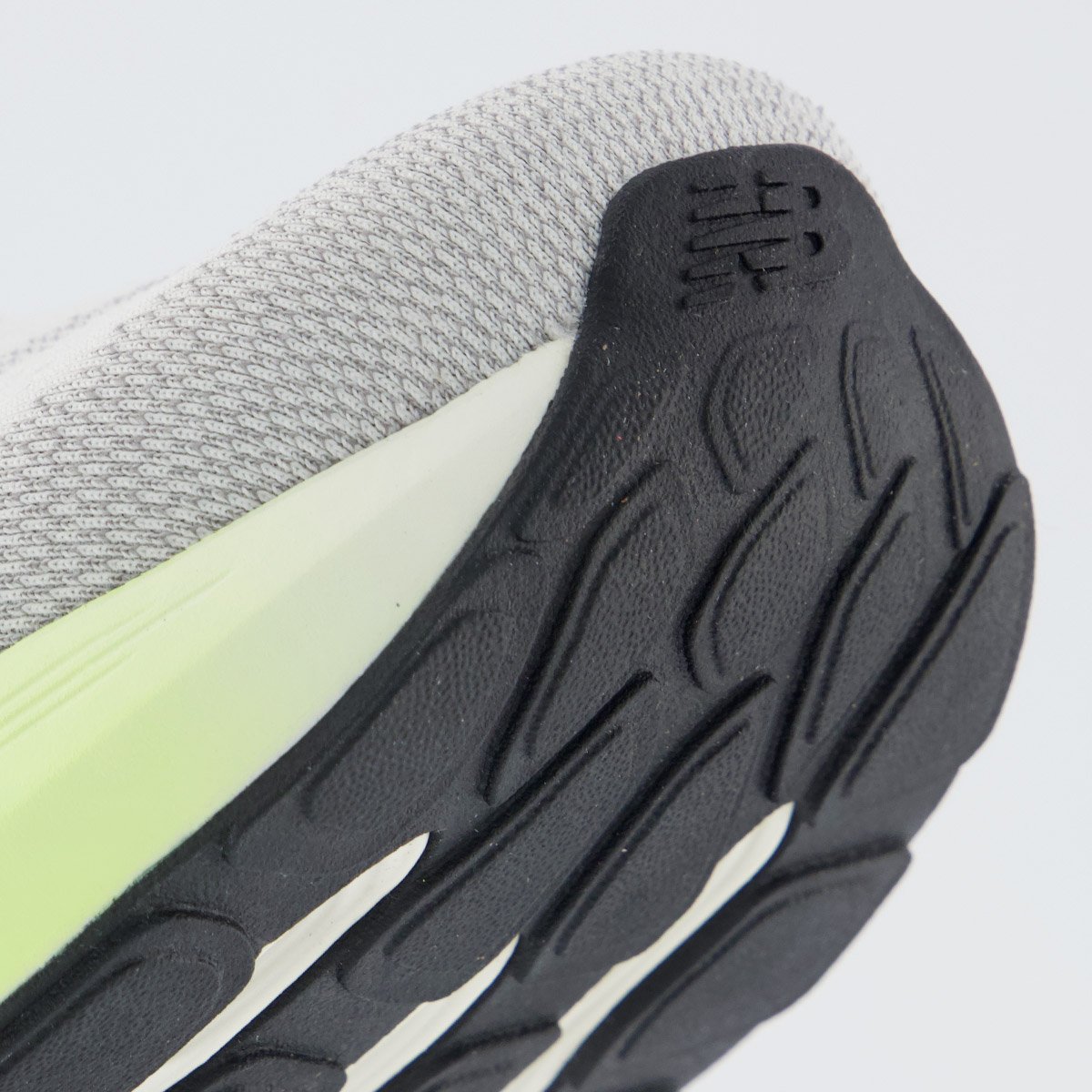 Tênis New Balance Fresh Foam X 880 V15 Cinza e Verde Roxo 8