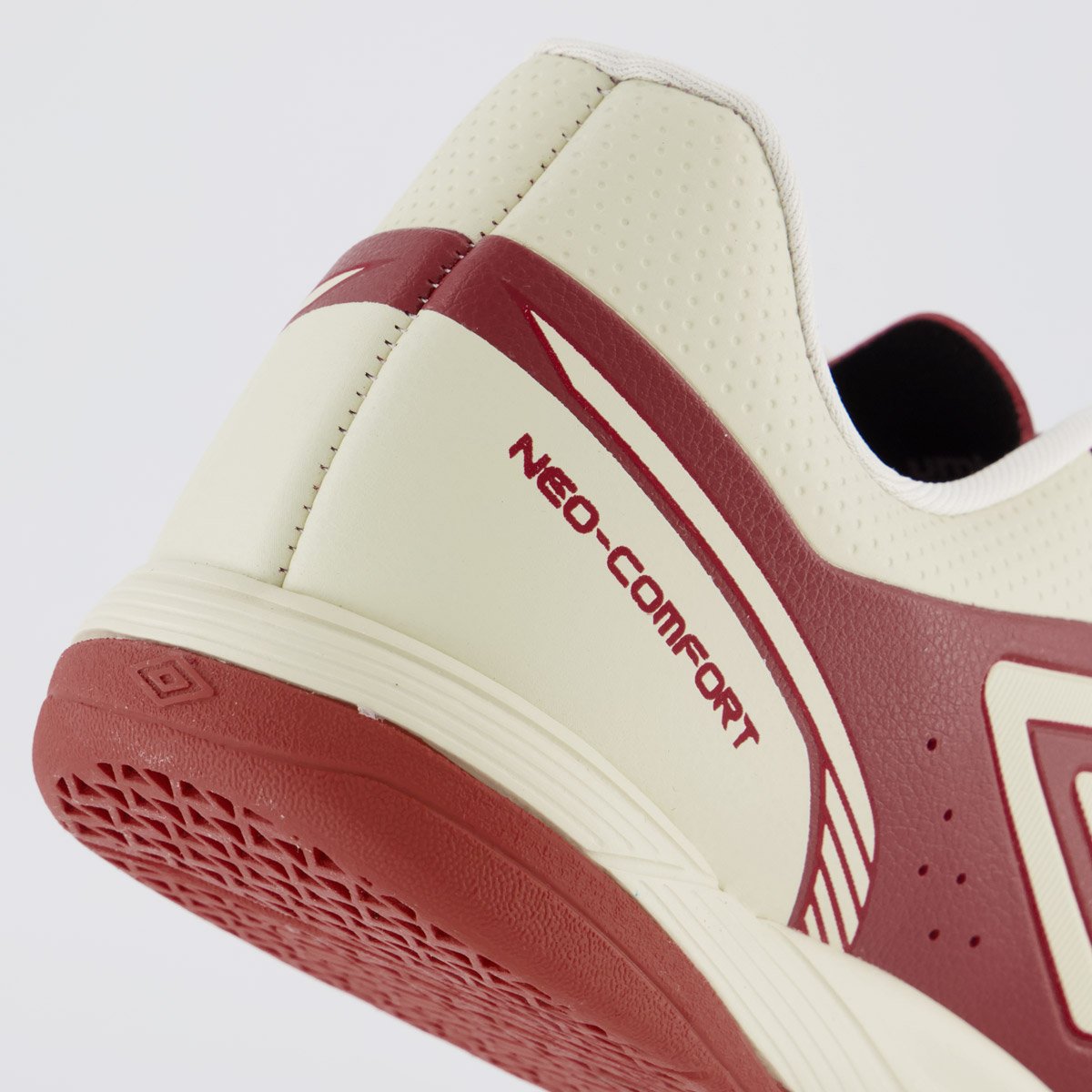 Chuteira Umbro Neo Comfort Futsal Branca e Vermelha Vermelho 6