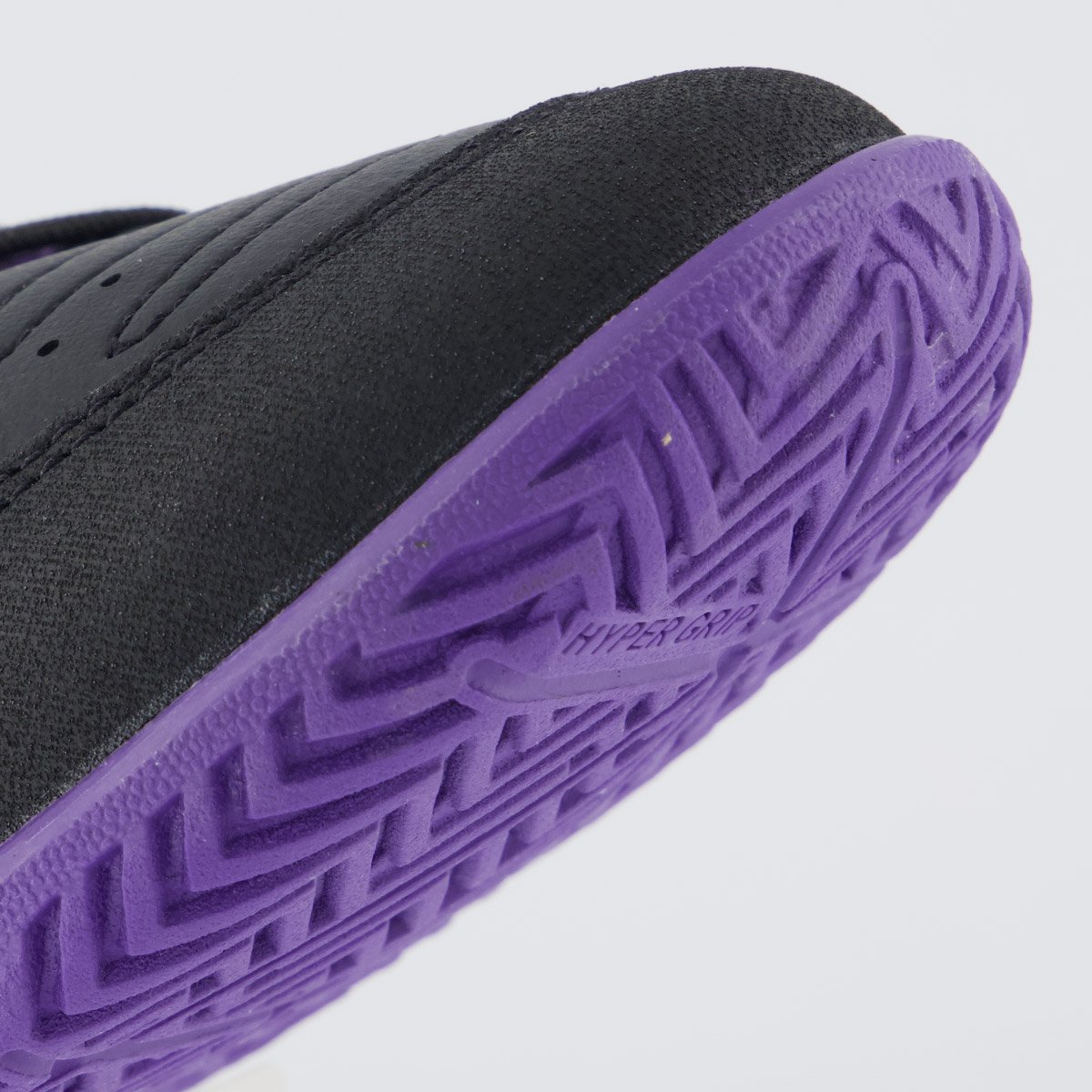 Chuteira Umbro Furious Futsal Preta e Roxo Preto/Roxo 8