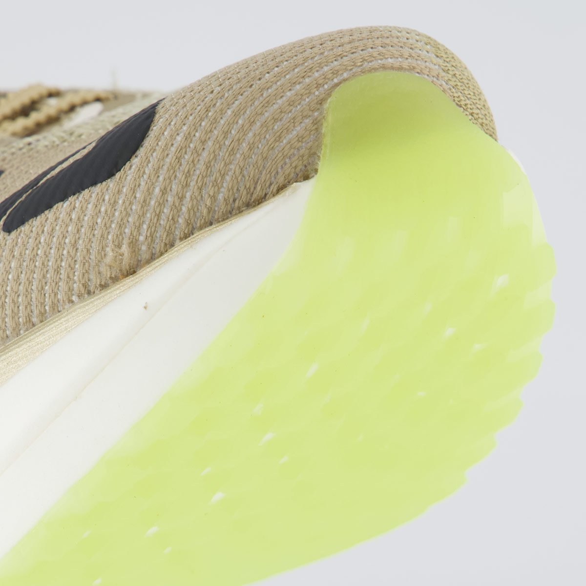 Tênis Fila Racer Carbon 3 Tri Dourado Dourado/Bege 8