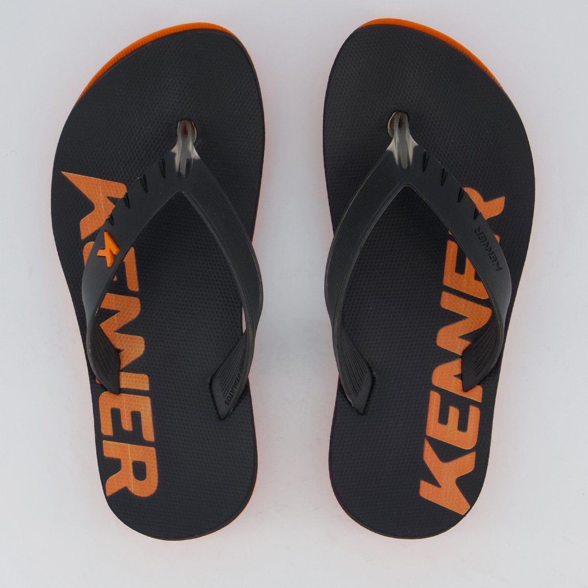 Chinelo Kenner Red Kids Preto e laranja