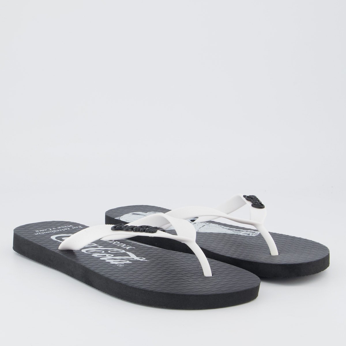 Chinelo Coca Cola Refreshment Preto Branco 3