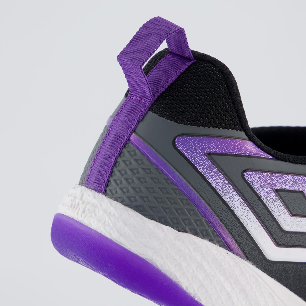 Chuteira Umbro Pro 5 Bump Futsal Preta e Roxa Preto 6