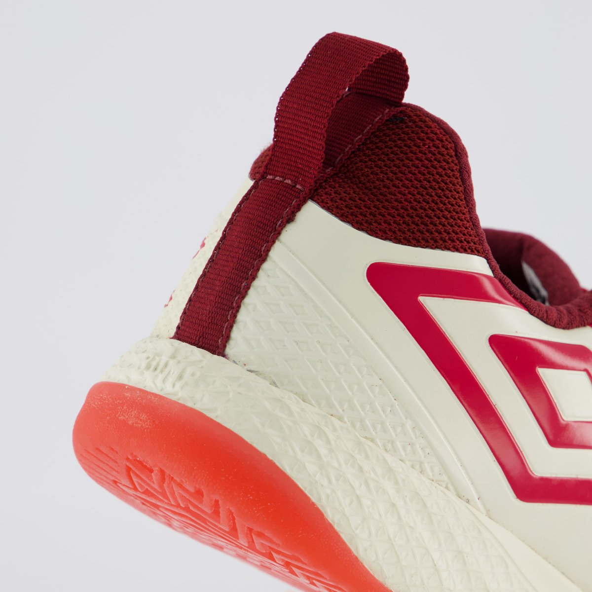 Chuteira Umbro Pro 5 Bump Futsal Branca e Vermelha Vermelho 6