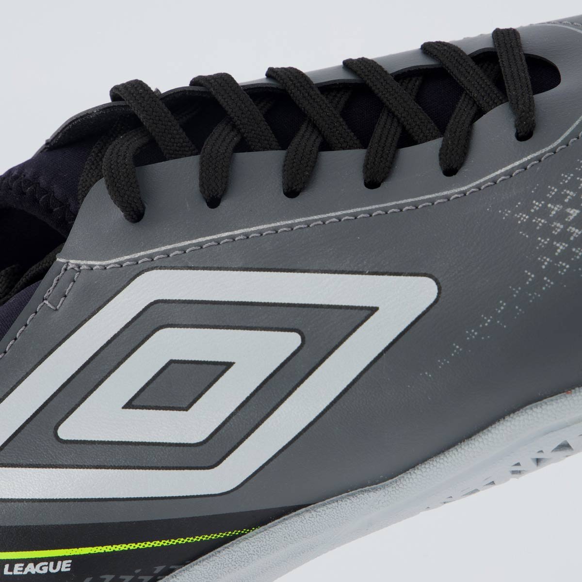 Chuteira Umbro Top Speed League Futsal Prata e Branca Cinza 7