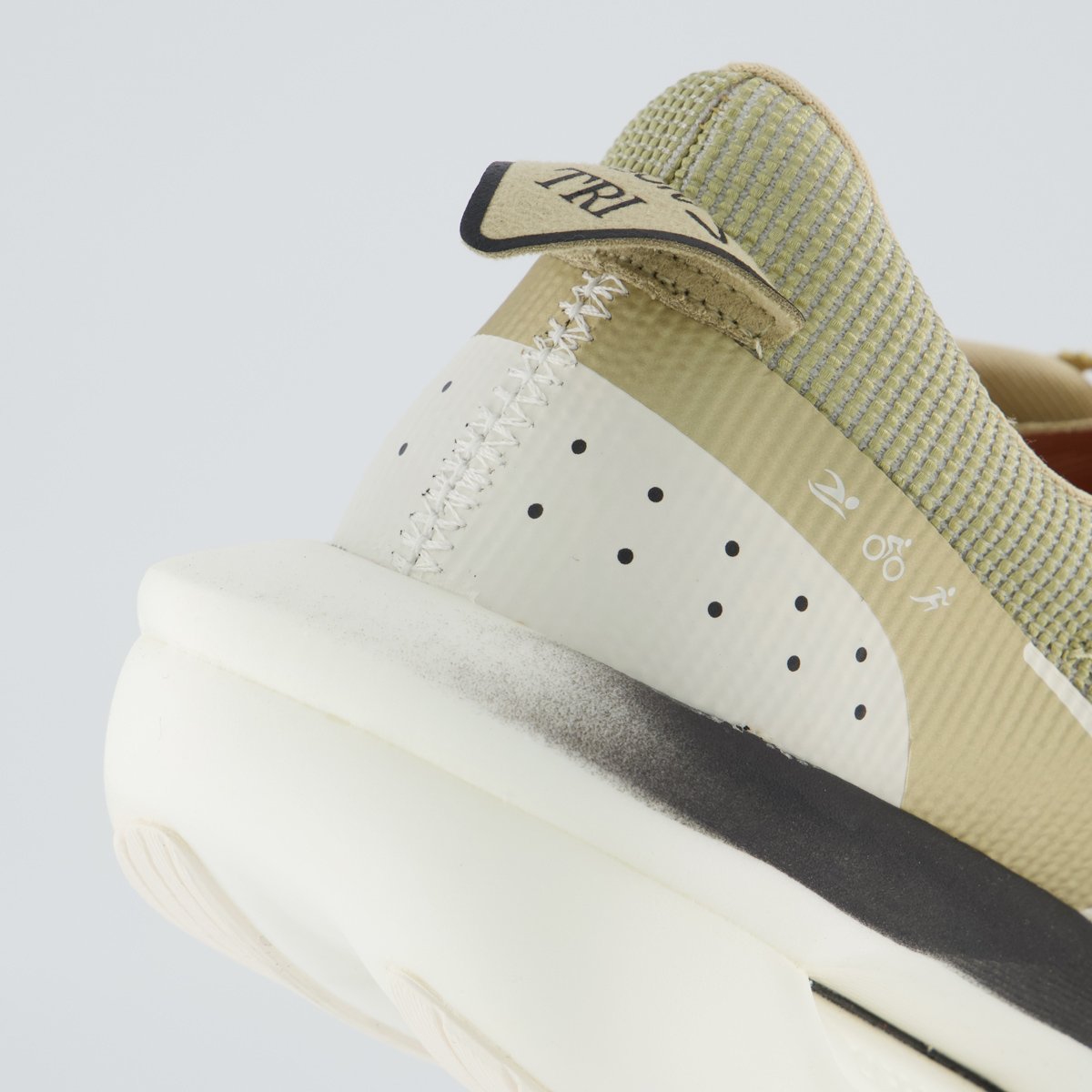 Tênis Fila Racer Carbon 3 Tri Feminino Dourado Bege/Dourado 6