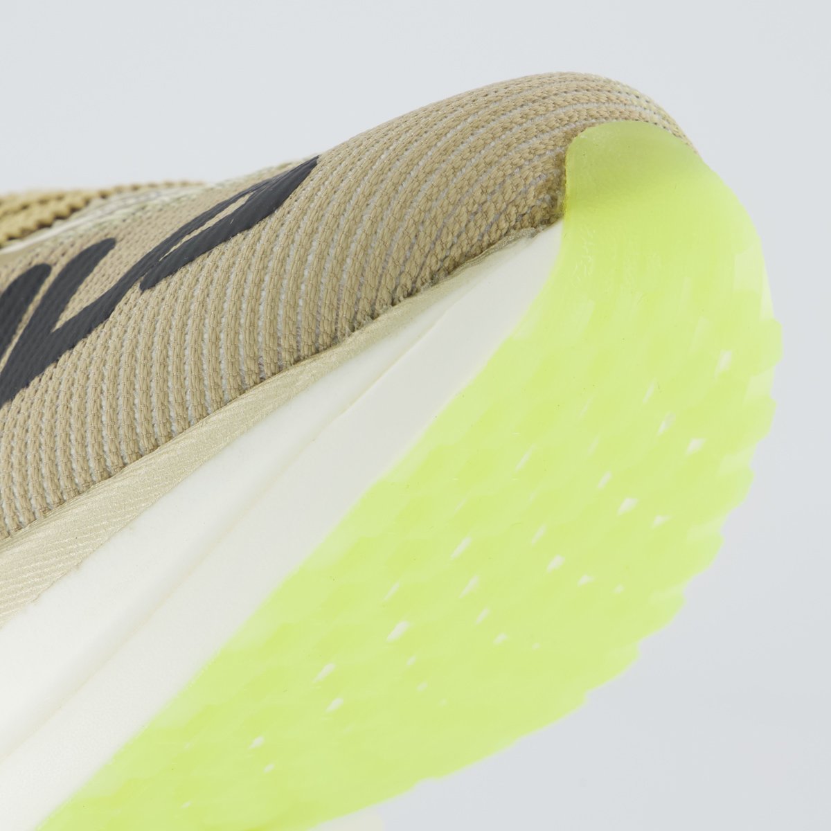 Tênis Fila Racer Carbon 3 Tri Feminino Dourado Bege/Dourado 8