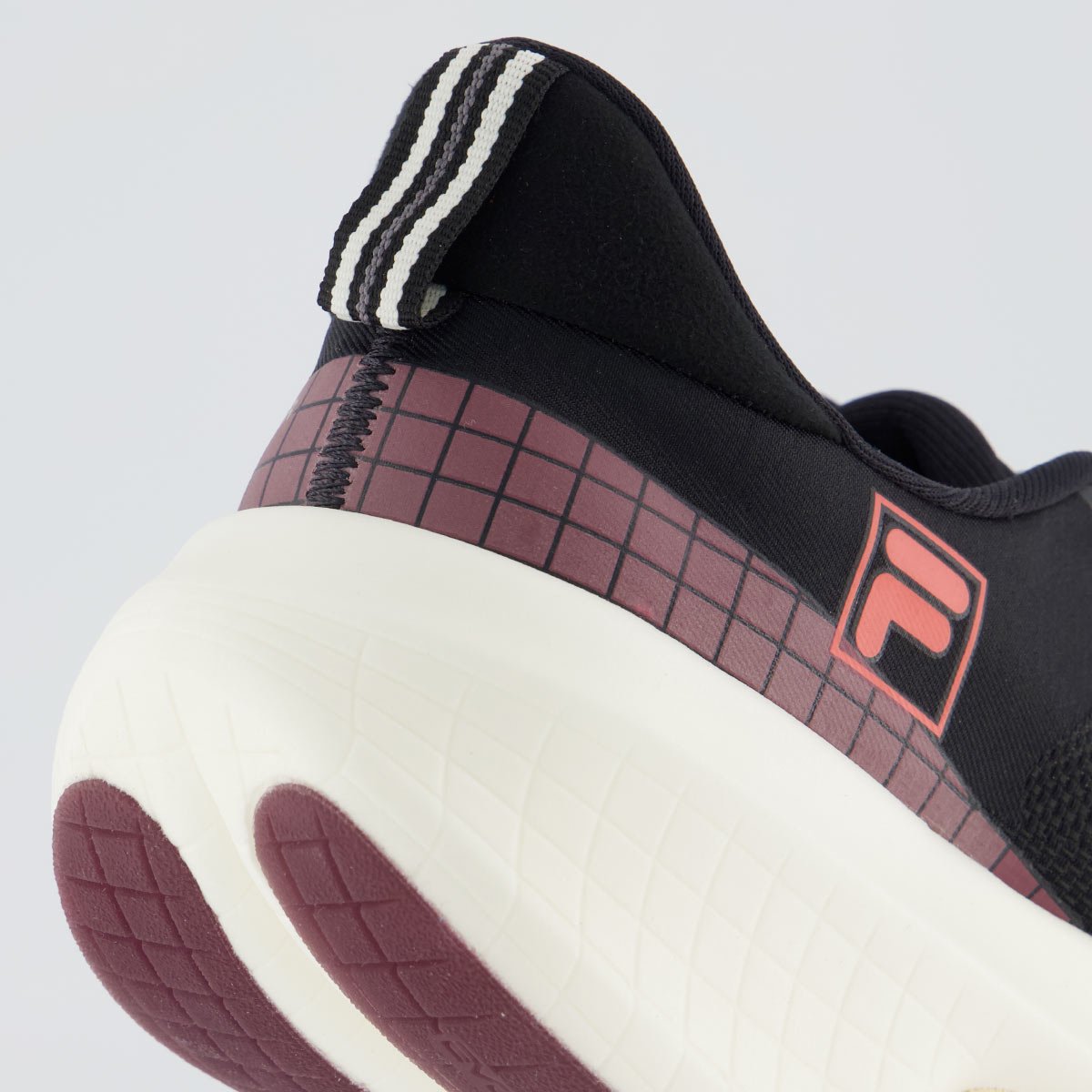 Tenis Fila Speedrocker Skyfoam Feminino Preto Preto 6