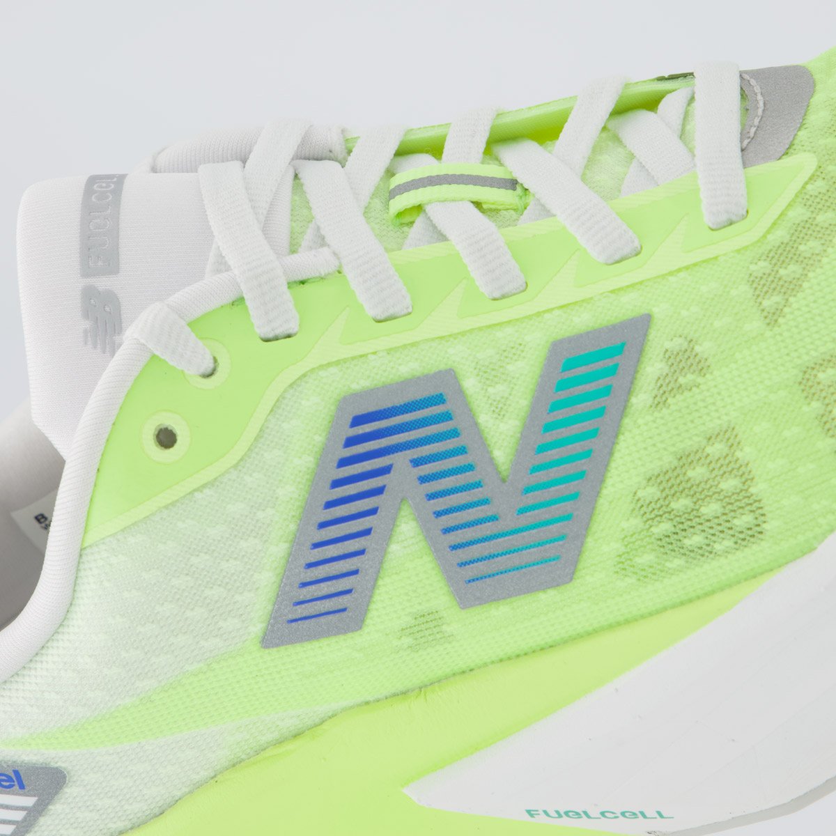 Tênis New Balance Fuelcell Rebel V5 Feminino Verde Claro Verde 7