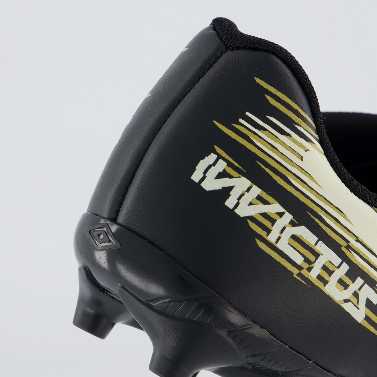 Chuteira Umbro Invictus Campo Juvenil Preta e Branca Preto 6