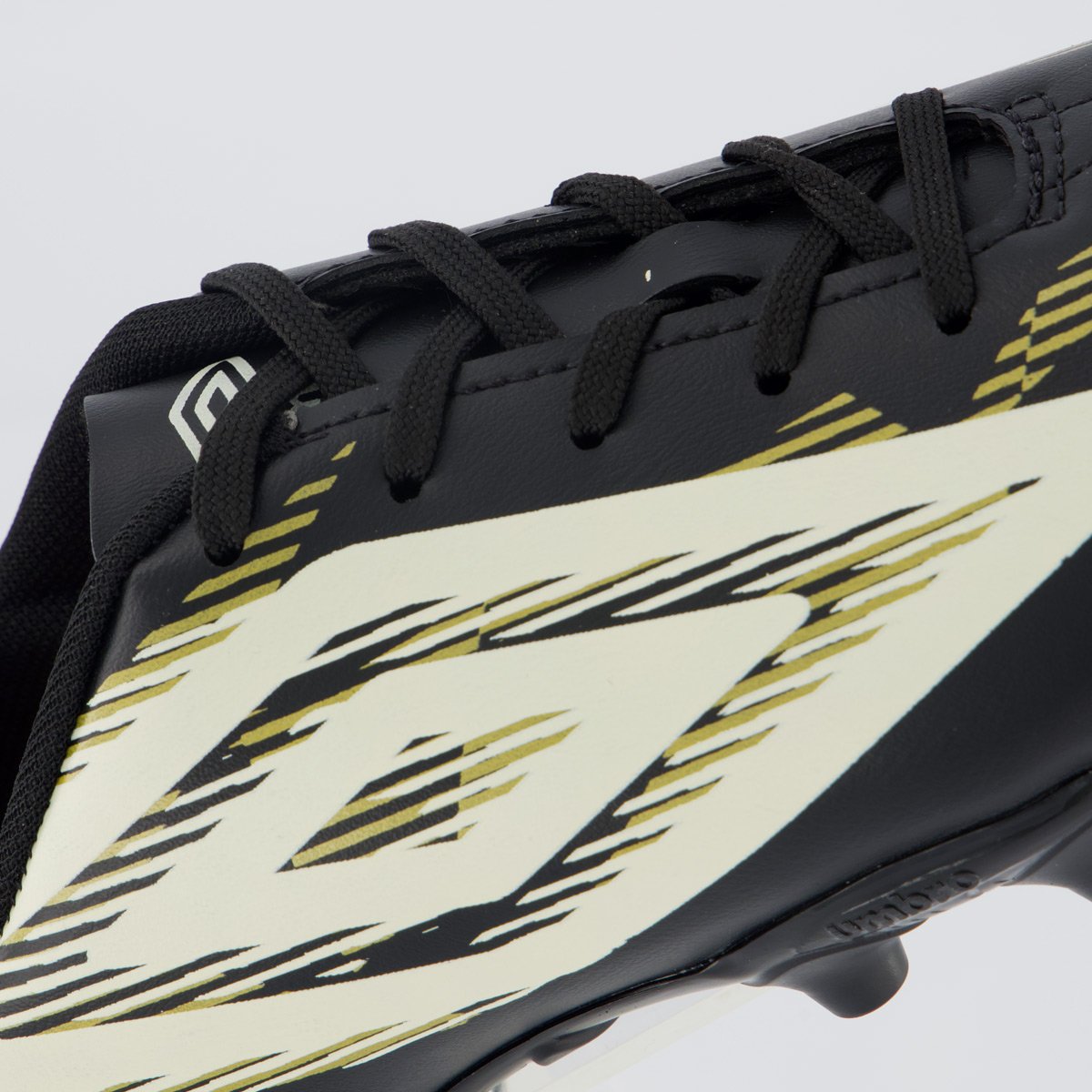 Chuteira Umbro Invictus Campo Juvenil Preta e Branca Preto 7