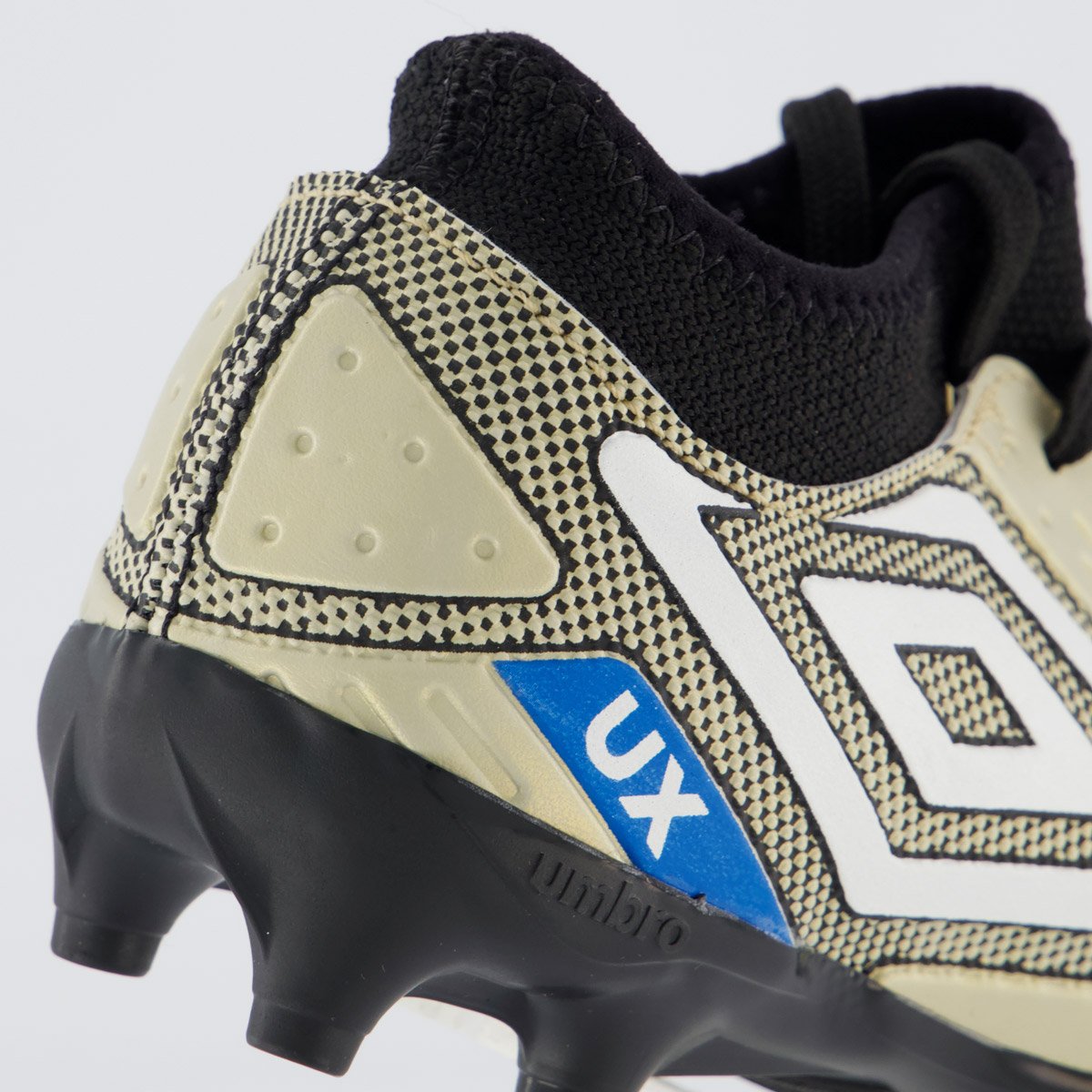 Chuteira Umbro Ux Campo Juvenil Dourada e Preta Bege 6