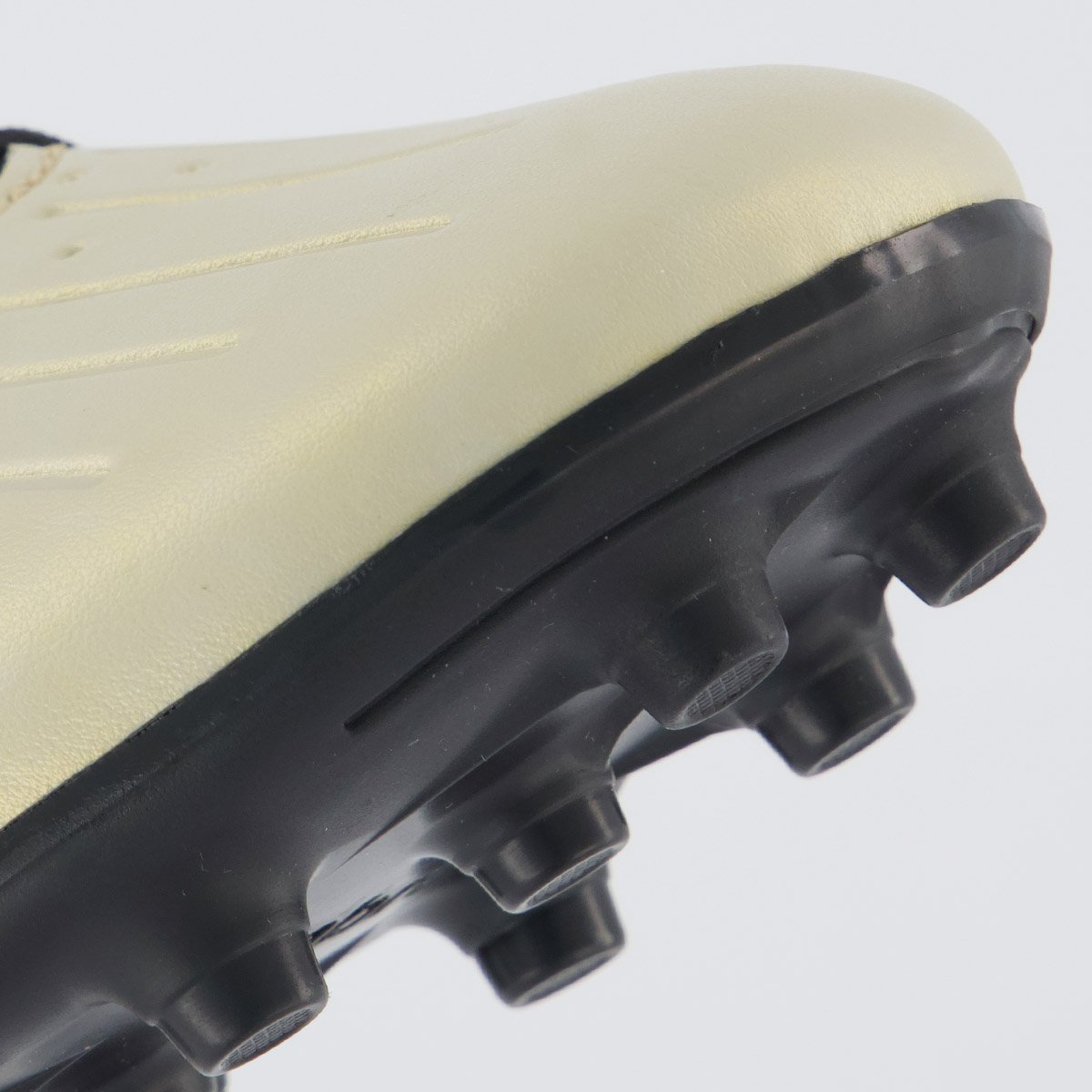 Chuteira Umbro Ux Campo Juvenil Dourada e Preta Bege 8