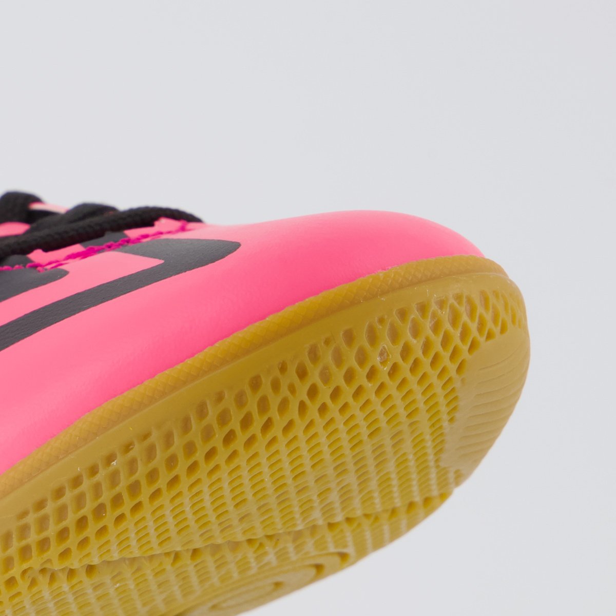 Chuteira Umbro Kick Futsal Juvenil Rosa e Preta Rosa 8