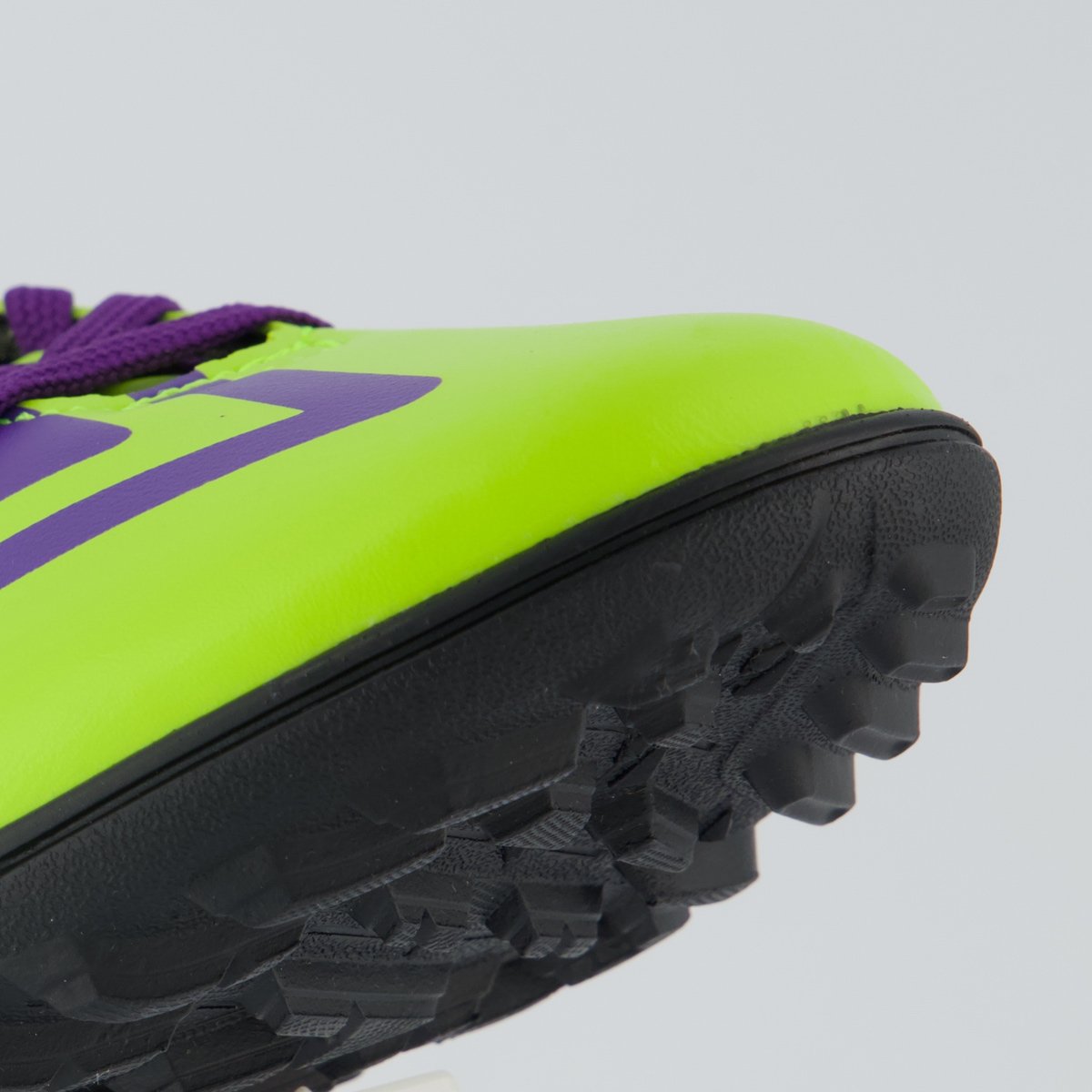 Chuteira Umbro Kick Society Juvenil Verde e Roxa Verde/Roxo 8