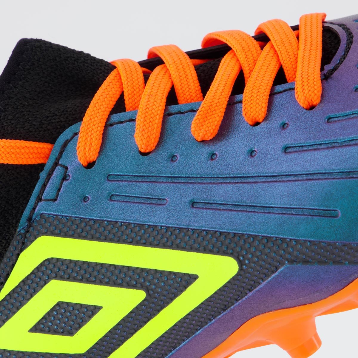 Chuteira Umbro Ux Campo Juvenil Preta e Laranja Multicores 7