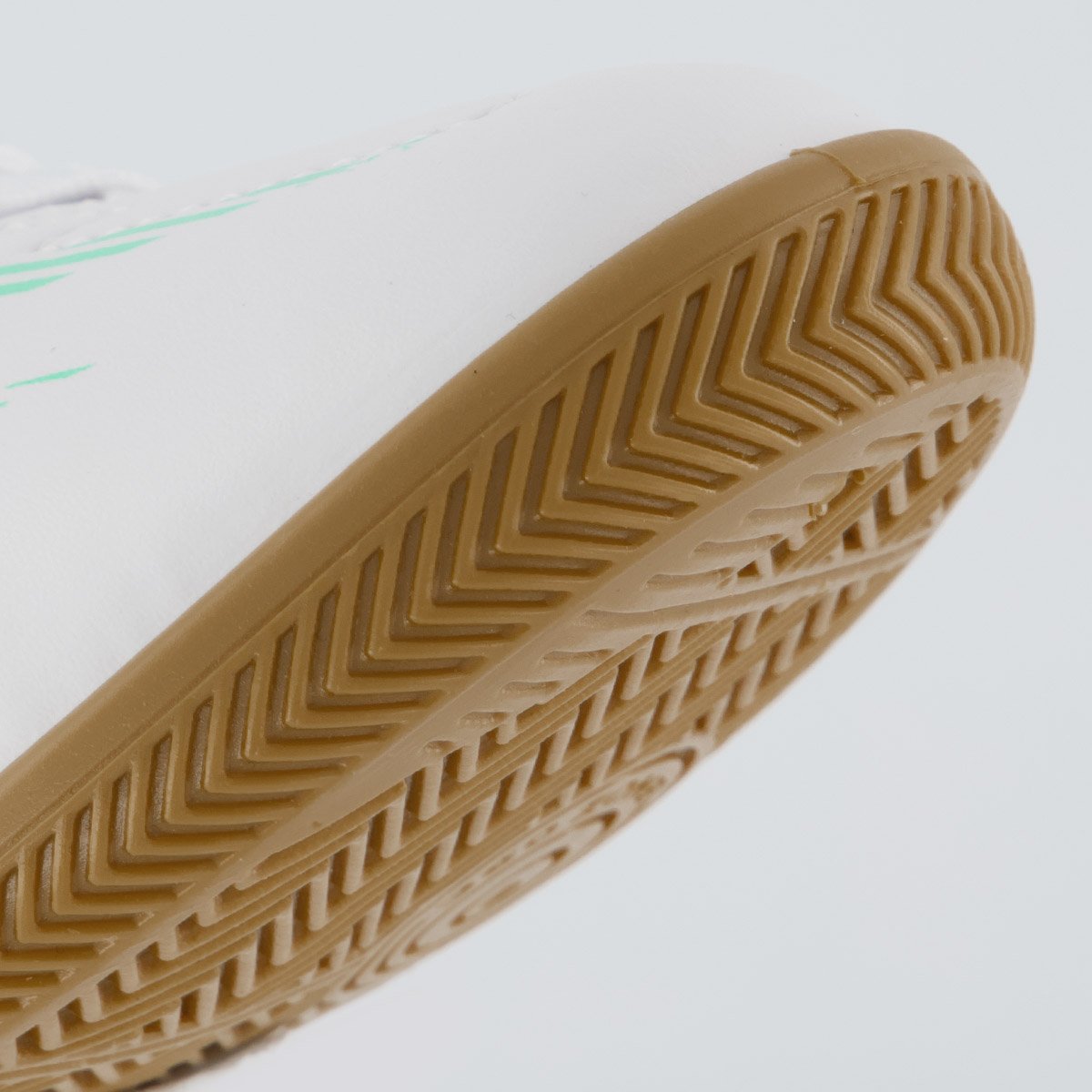 Chuteira Umbro Invictus Futsal Juvenil Branca e Verde Branco 8