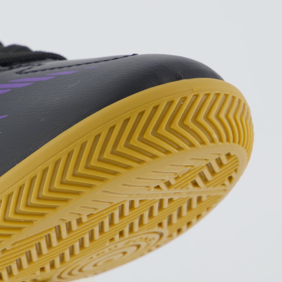 Chuteira Umbro Invictus Futsal Juvenil Preto e Roxo Preto 8