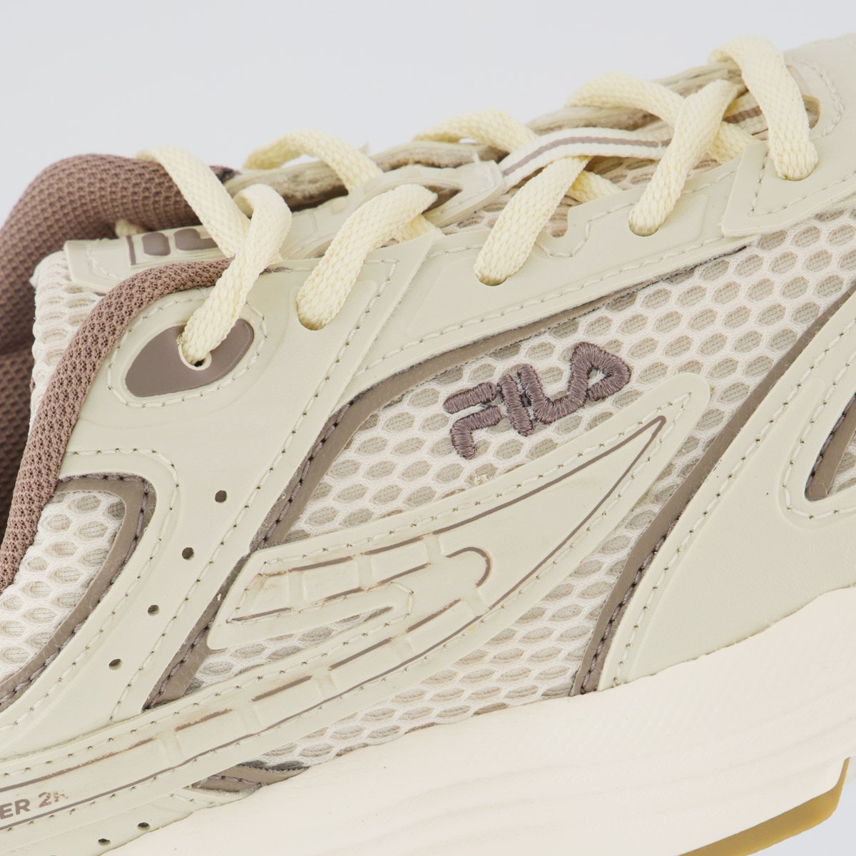 Tênis Fila Runner 2K Feminino Bege e Branco Bege 7