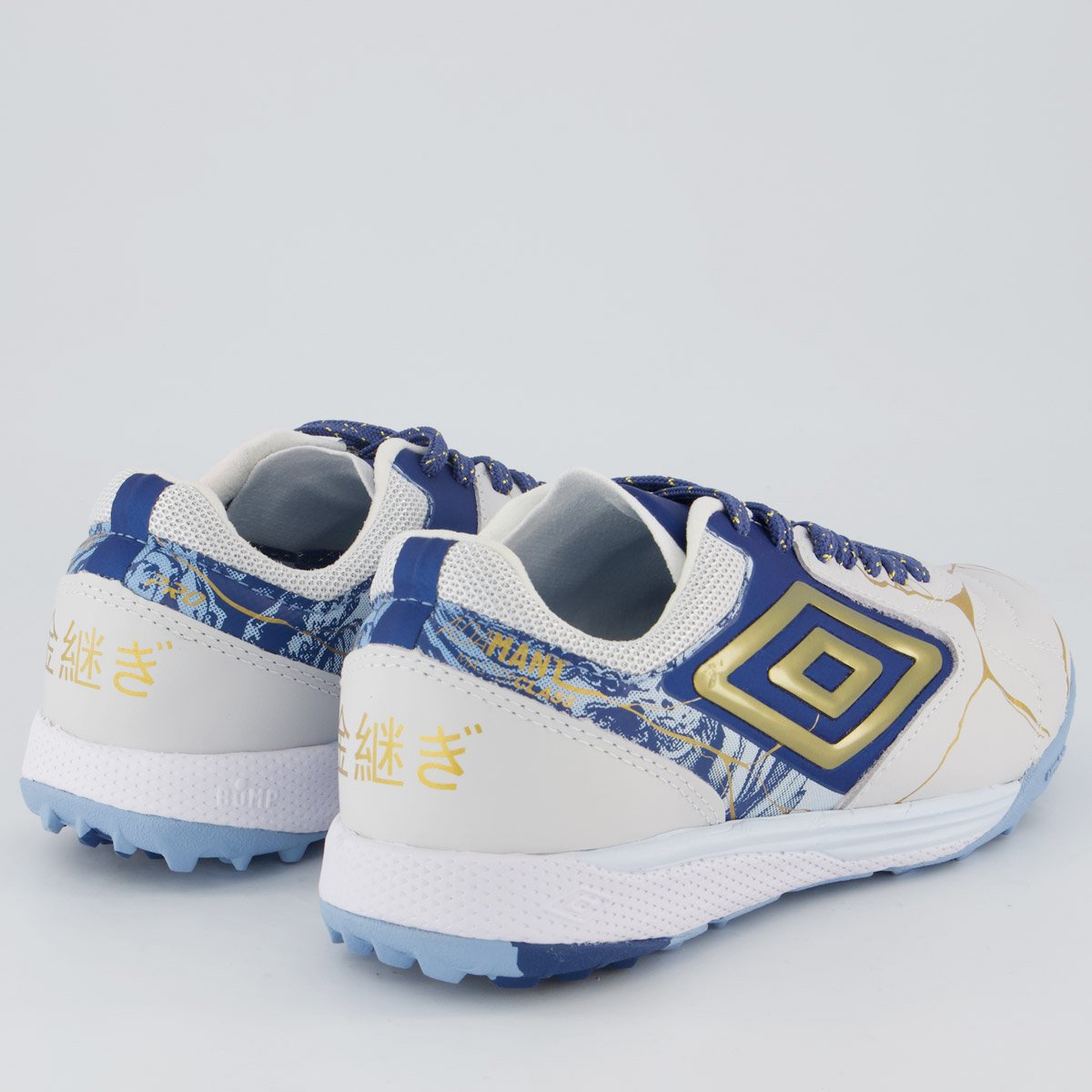 Chuteira Umbro Ada Master Class Pro Bump Kintsugi Society Branca e Azul Branco 3