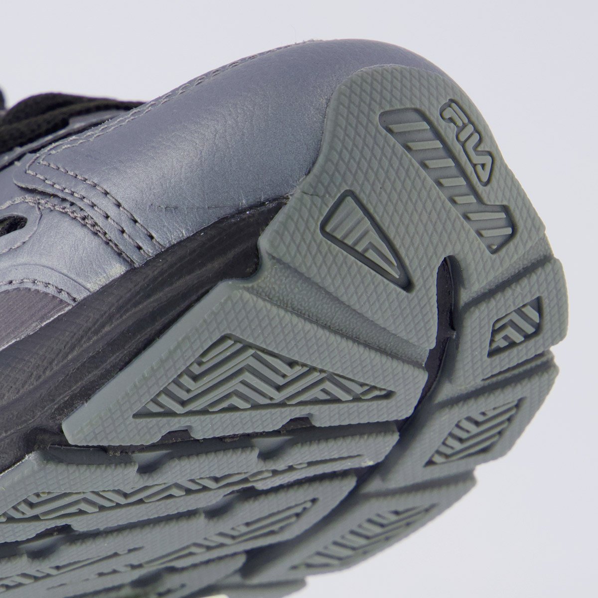 Tenis Fila Runner 2K Feminino Preto Preto/Prata 8