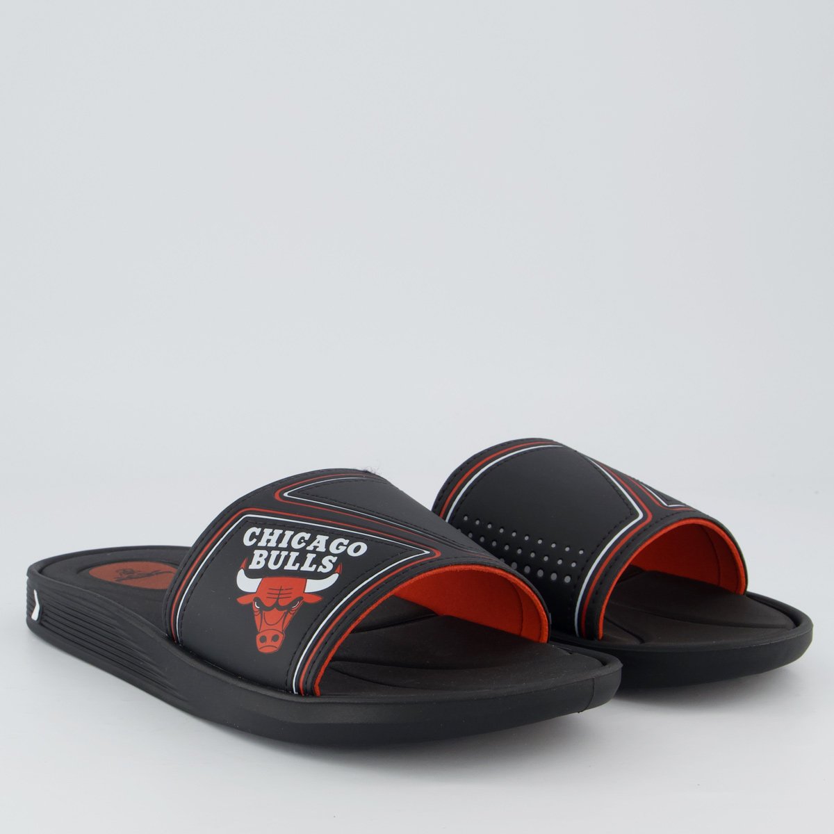Chinelo Rider Slide Pump NBA Chicago Bulls III Preto e Vermelho Preto 4