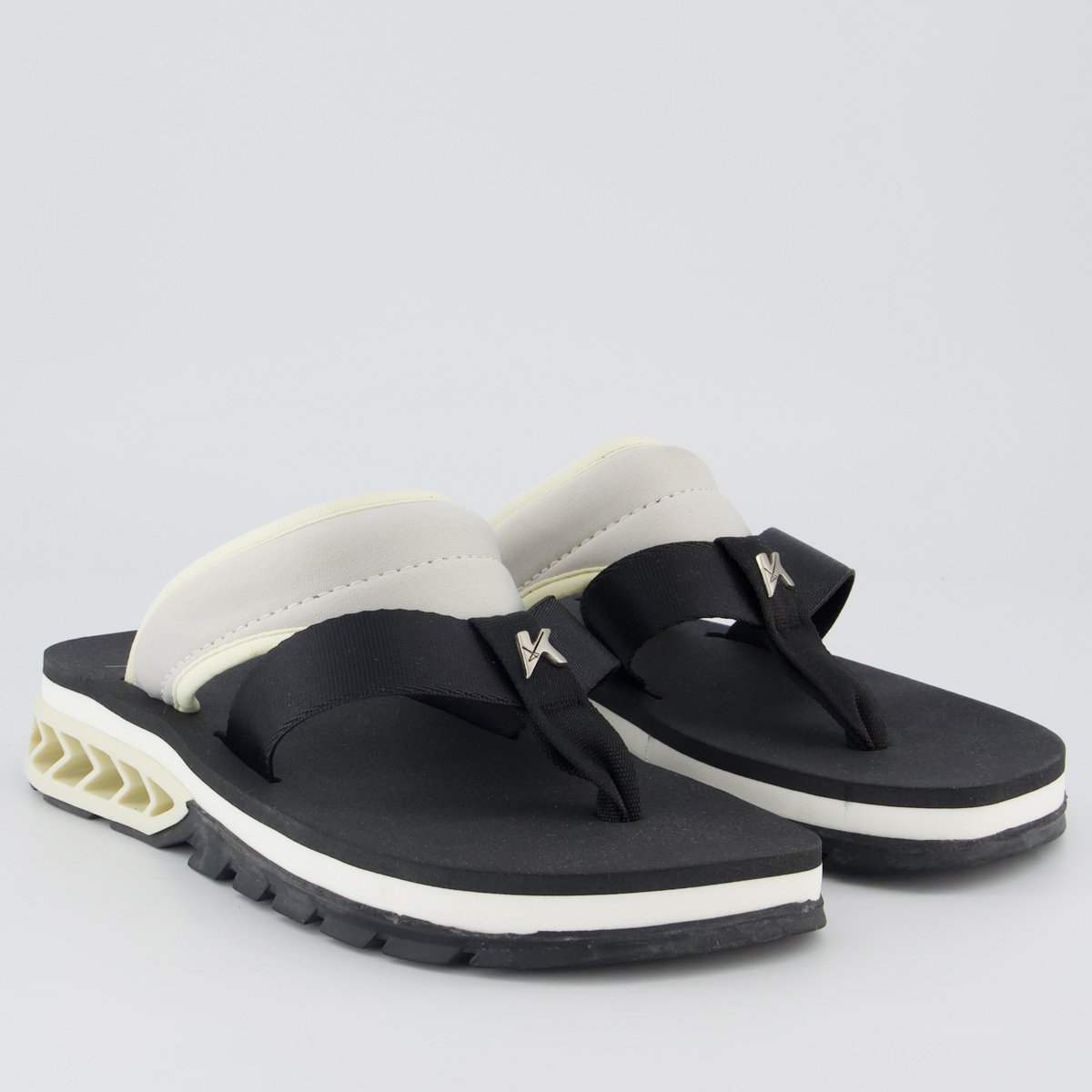 Chinelo Kenner Rakka Anitta Preto Branco 3