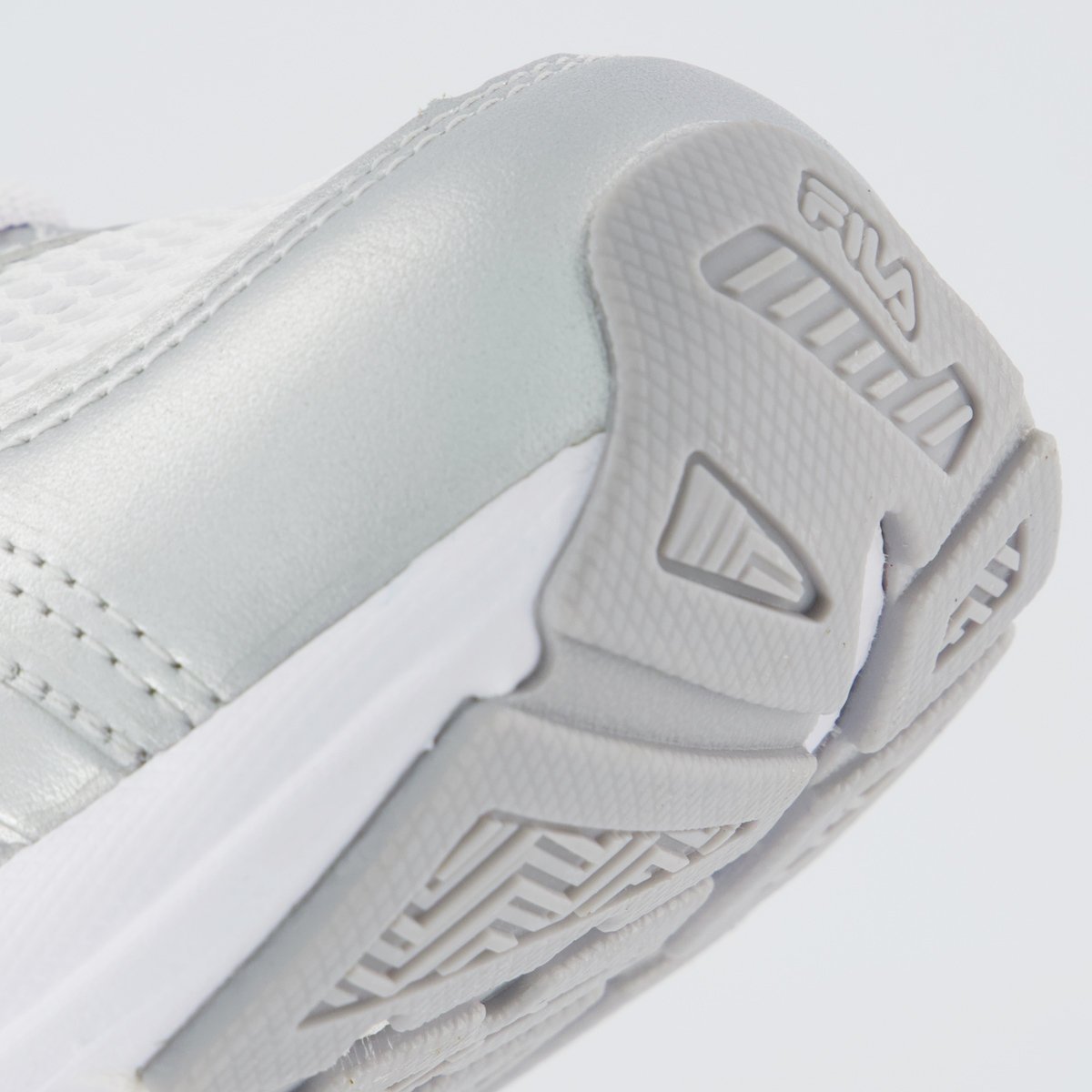 Tenis Fila Runner 2K Prata Prata 8