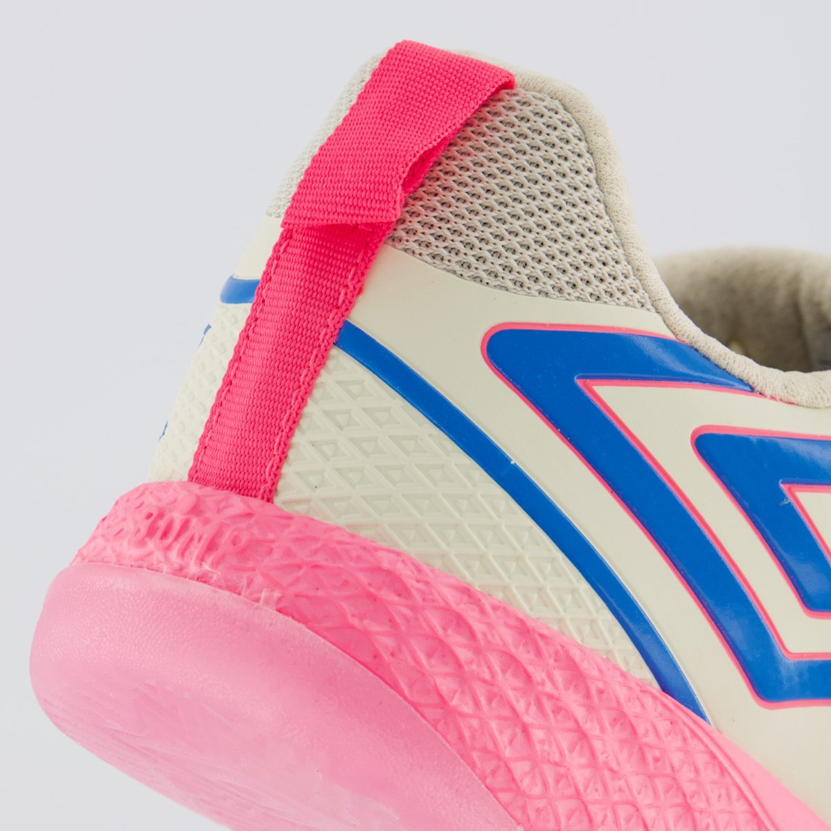Chuteira Umbro Pro 5 Bump Futsal Off-White e Rosa Bege 6