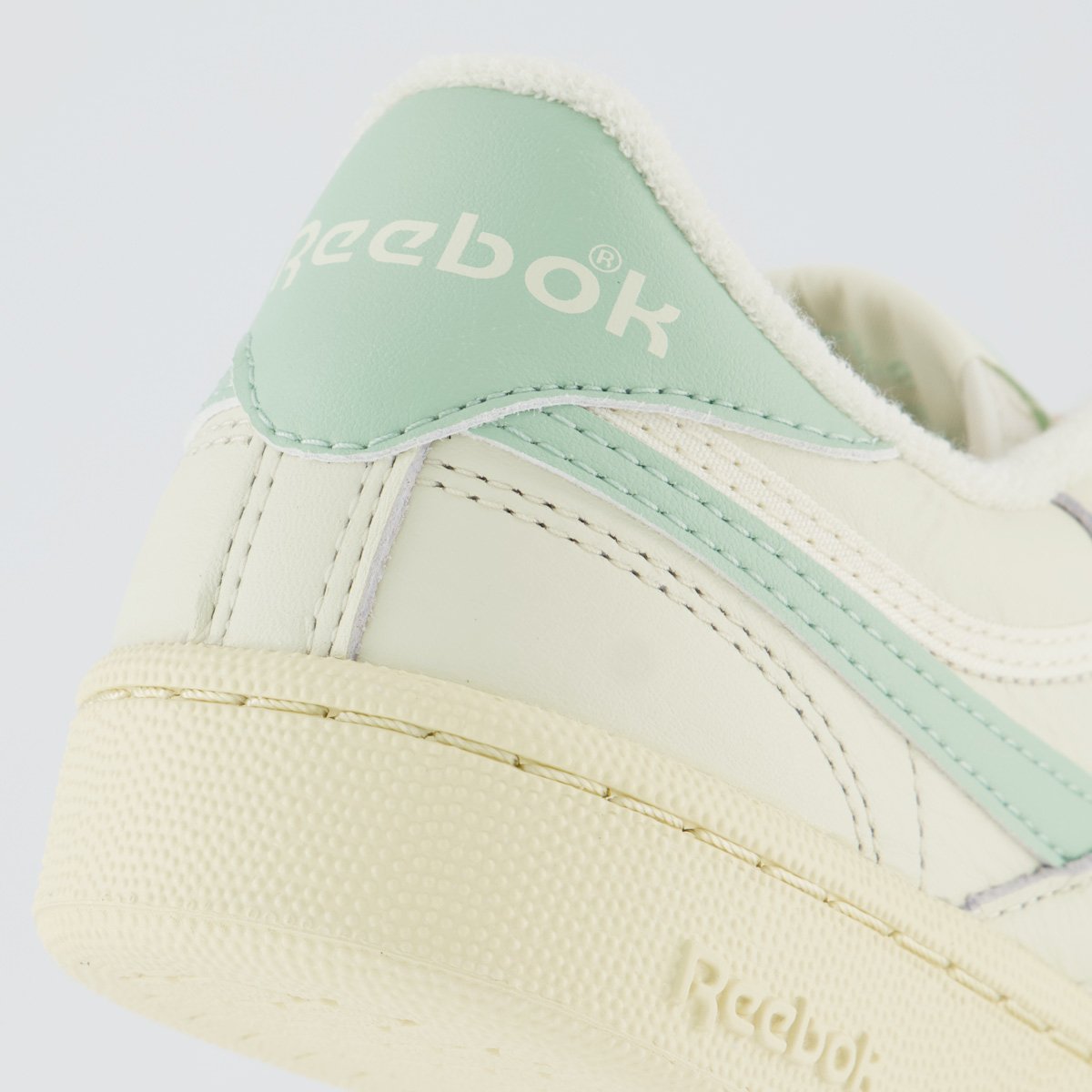 Tênis Reebok Club C Revenge Vintage Feminino Off-White Off White 6
