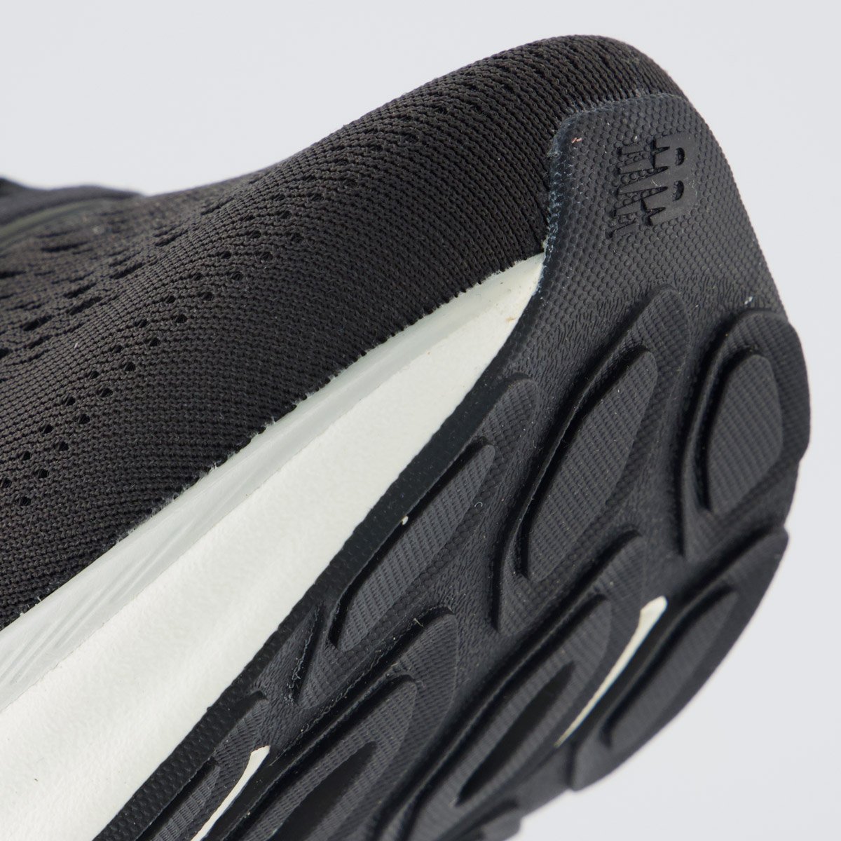Tênis New Balance Fresh Foam X Kaiha Road V2 Feminino Preto Preto 8