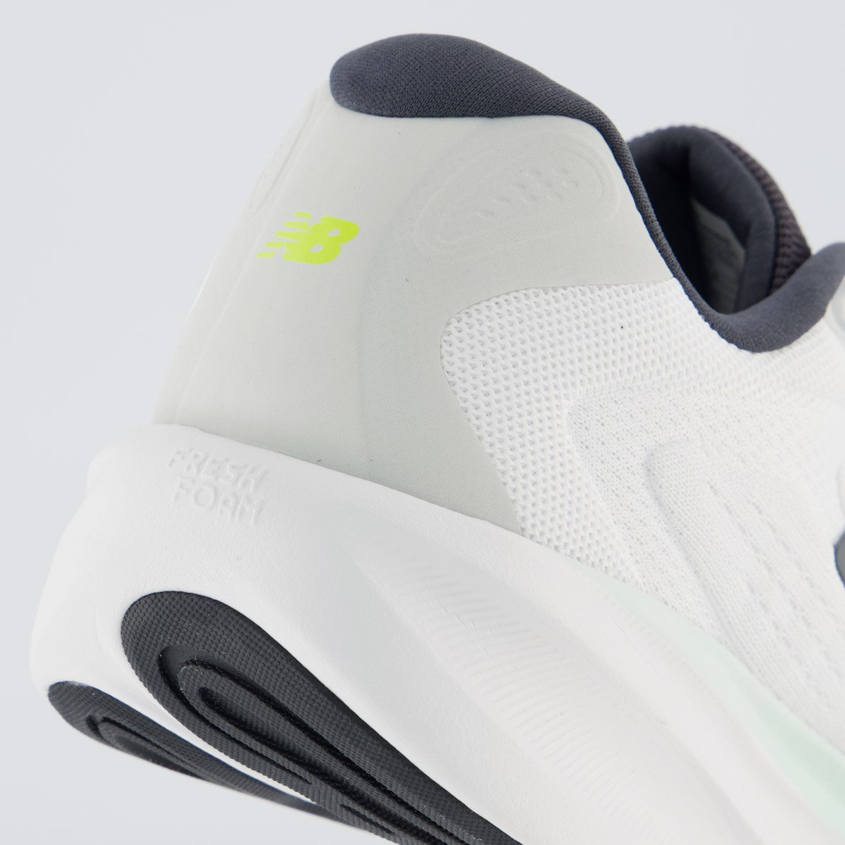 Tênis New Balance Fresh Foam 680 V9 Branco Branco 6