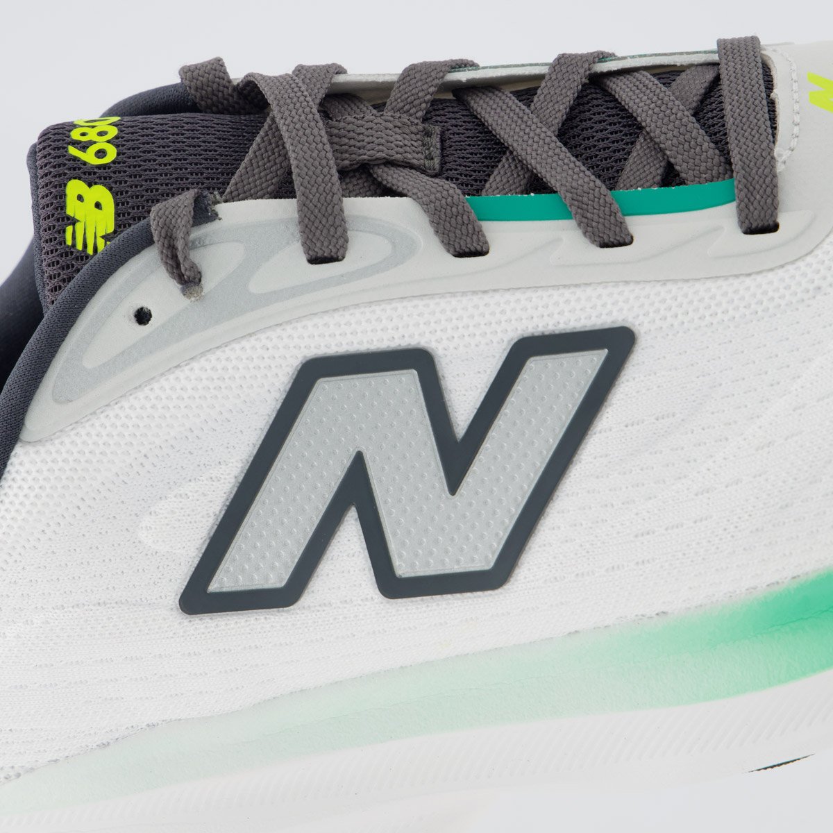 Tênis New Balance Fresh Foam 680 V9 Branco Branco 7