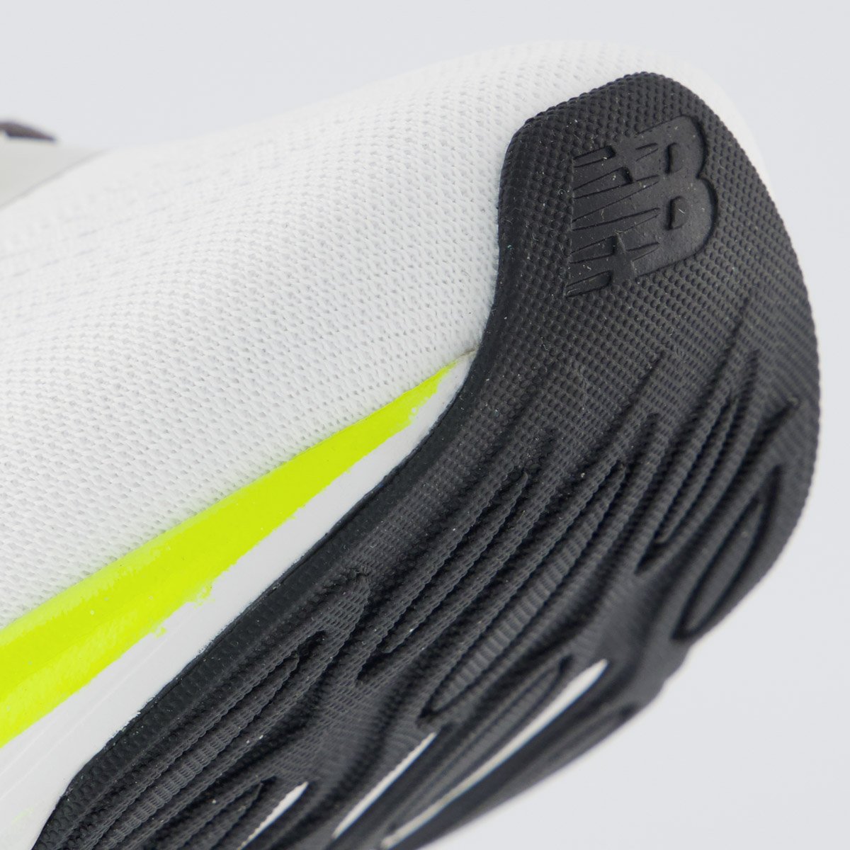 Tênis New Balance Fresh Foam 680 V9 Branco Branco 8