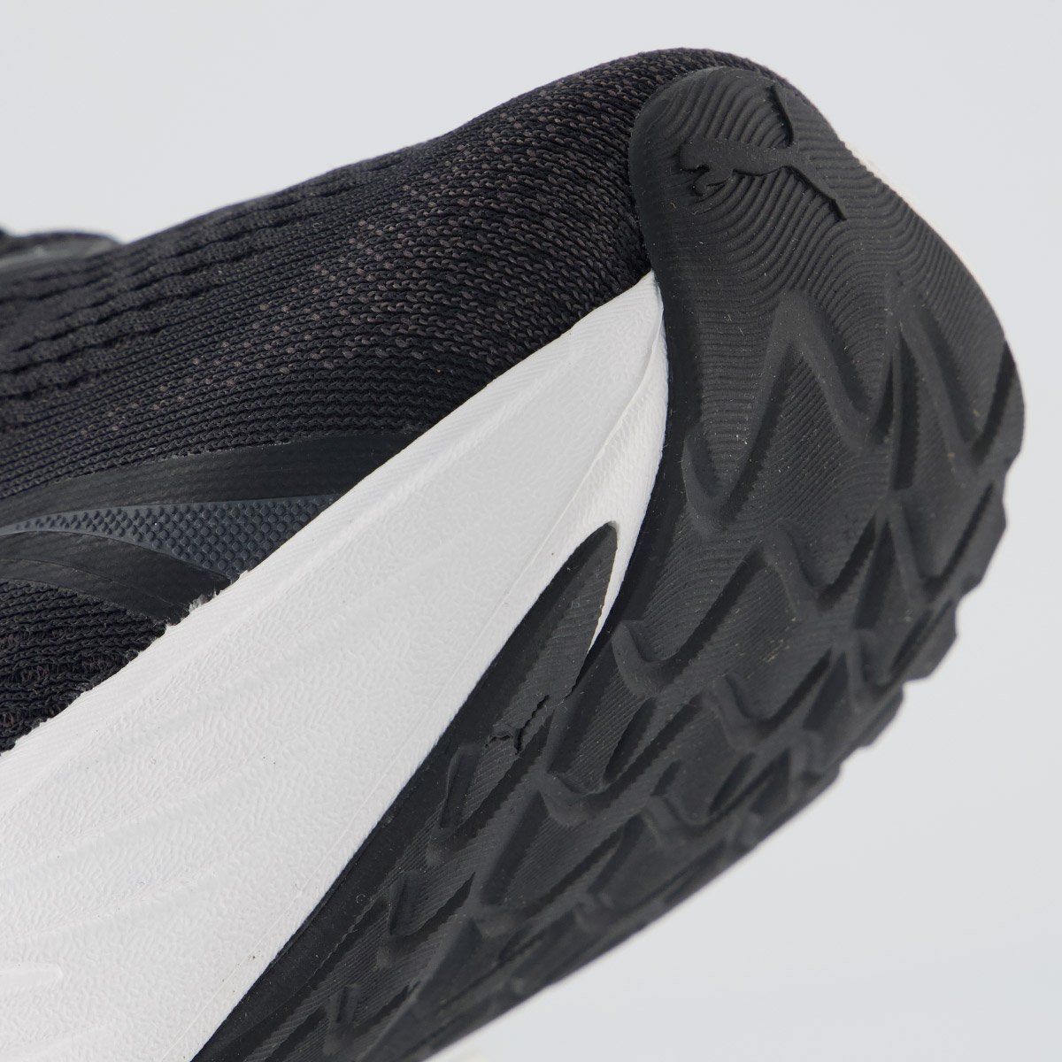Tênis Puma Maxima Pro Feminino Preto Preto/Branco 8
