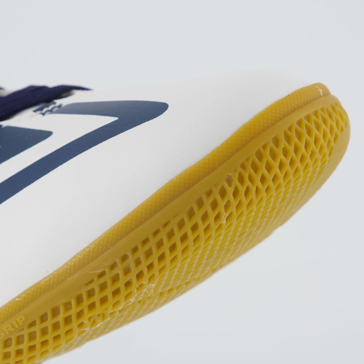Chuteira Umbro Kick Futsal Branca e Marinho Branco/Azul 8