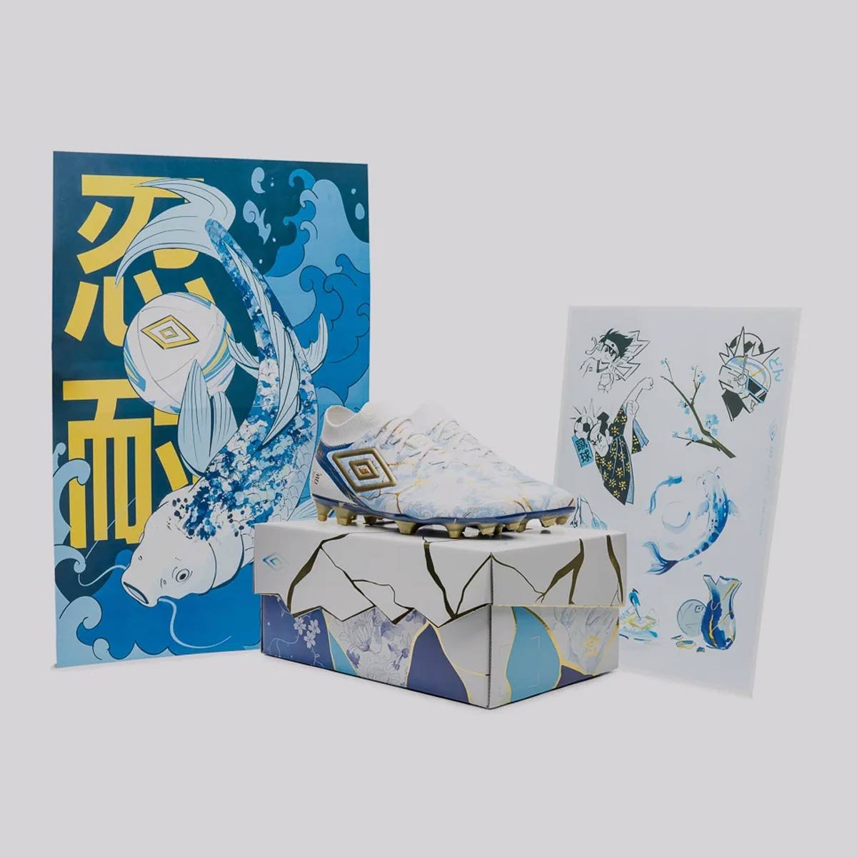 Chuteira Umbro Adamant Master Class Pro Kintsugi Campo Branca e Azul Branco/Azul 9