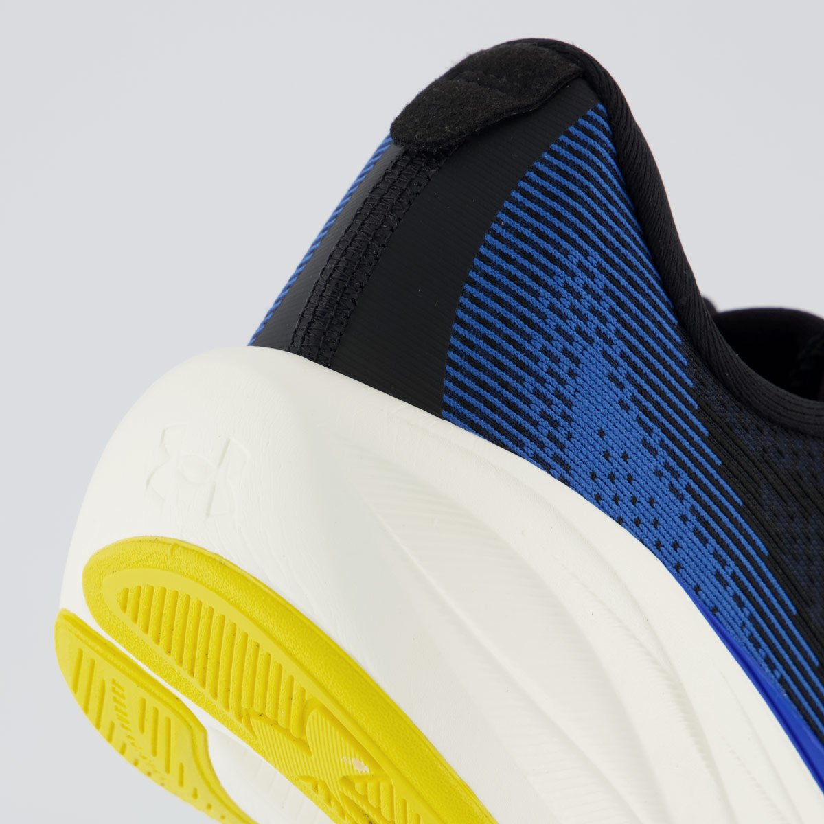 Tênis Under Armour Charged Nonstop Preto e Azul Preto 6