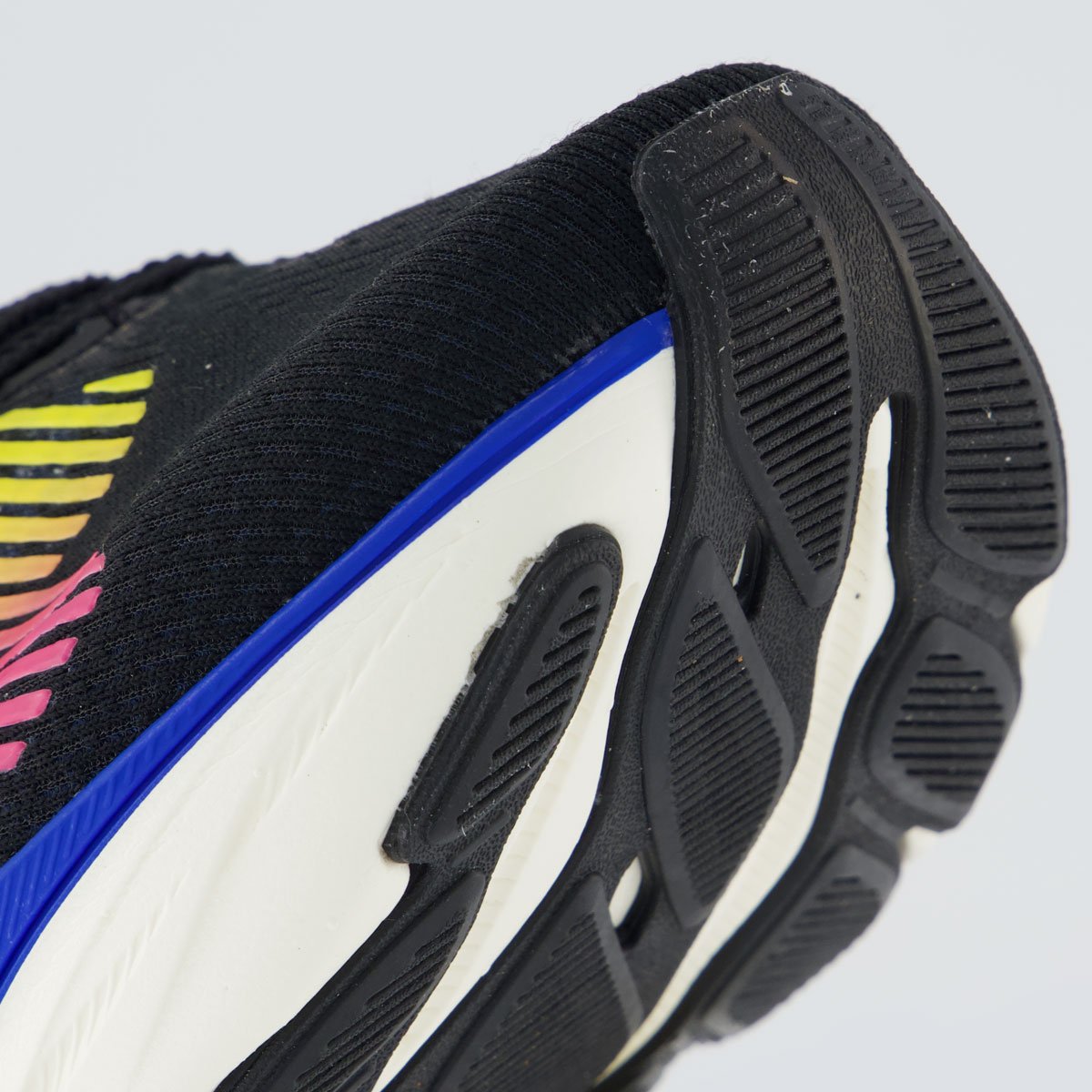 Tênis Under Armour Charged Nonstop Feminino Preto Preto 8