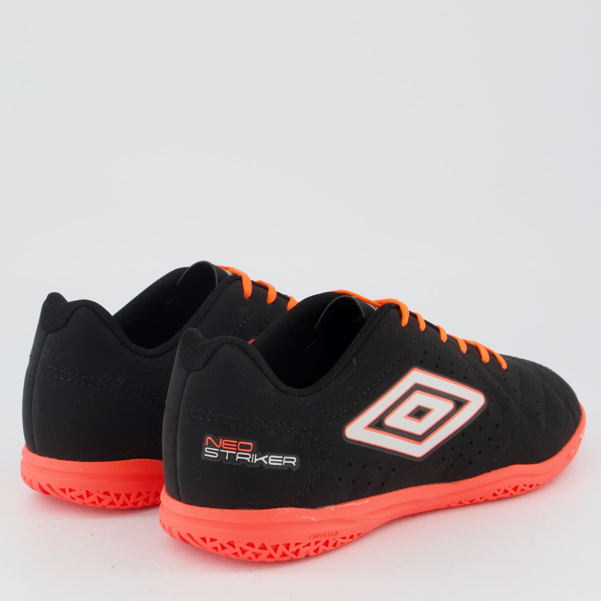 Chuteira Umbro Neo Striker II Futsal Preta e Coral Preto 3