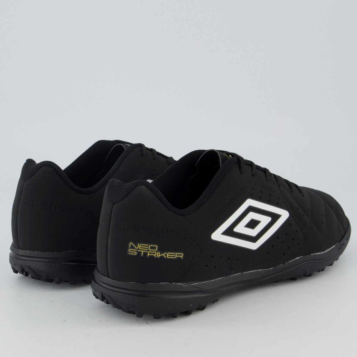 Chuteira Umbro Neo Striker II Society Preta e Dourada Preto 3
