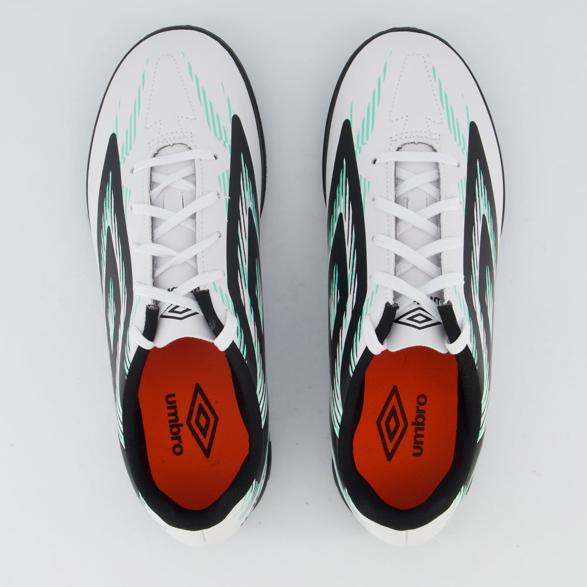 Chuteira Umbro Invictus Society Branca e Verde Branco 4