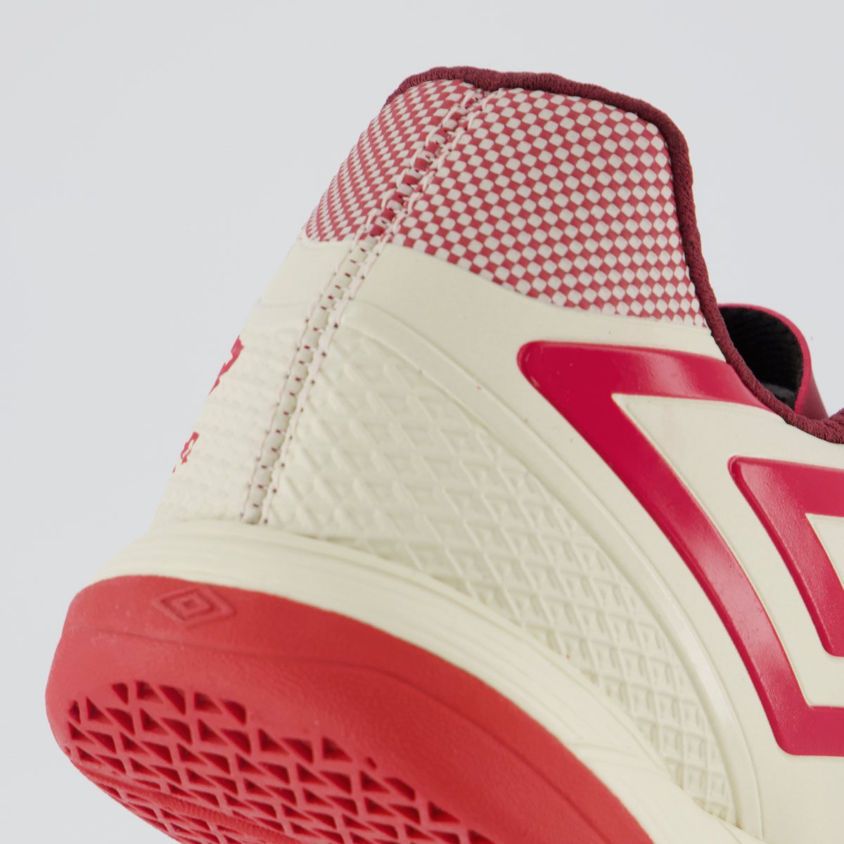 Chuteira Umbro Pro 5 Bump Club Futsal Branca e Vermelha Vermelho 6