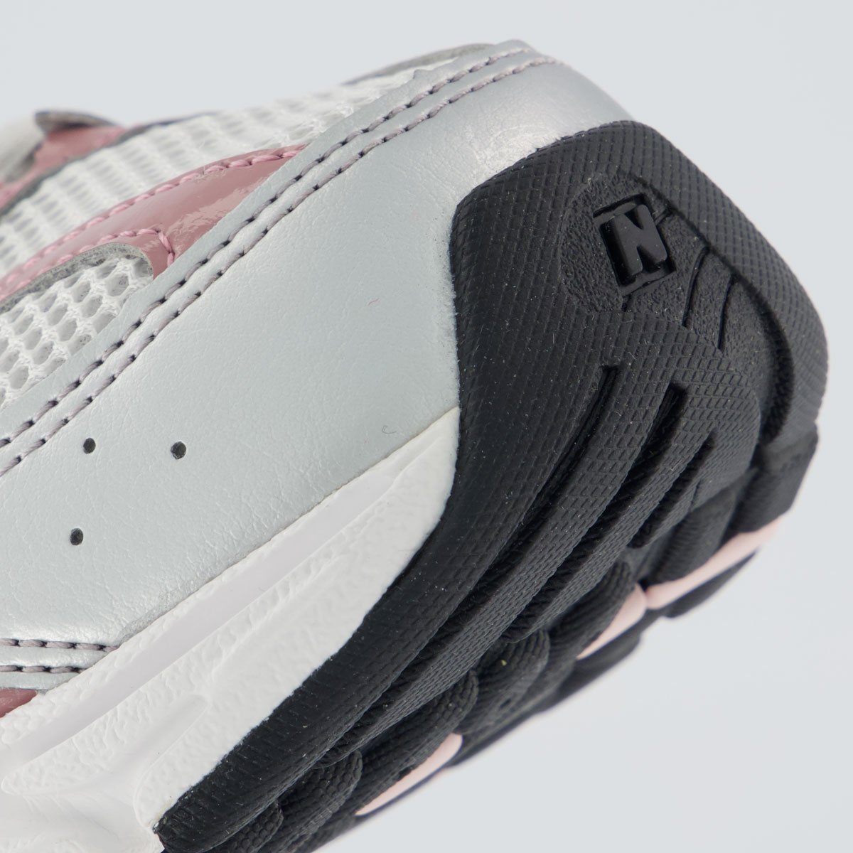 Tênis New Balance 530 Prata e Rosa Prata/Rosa 6