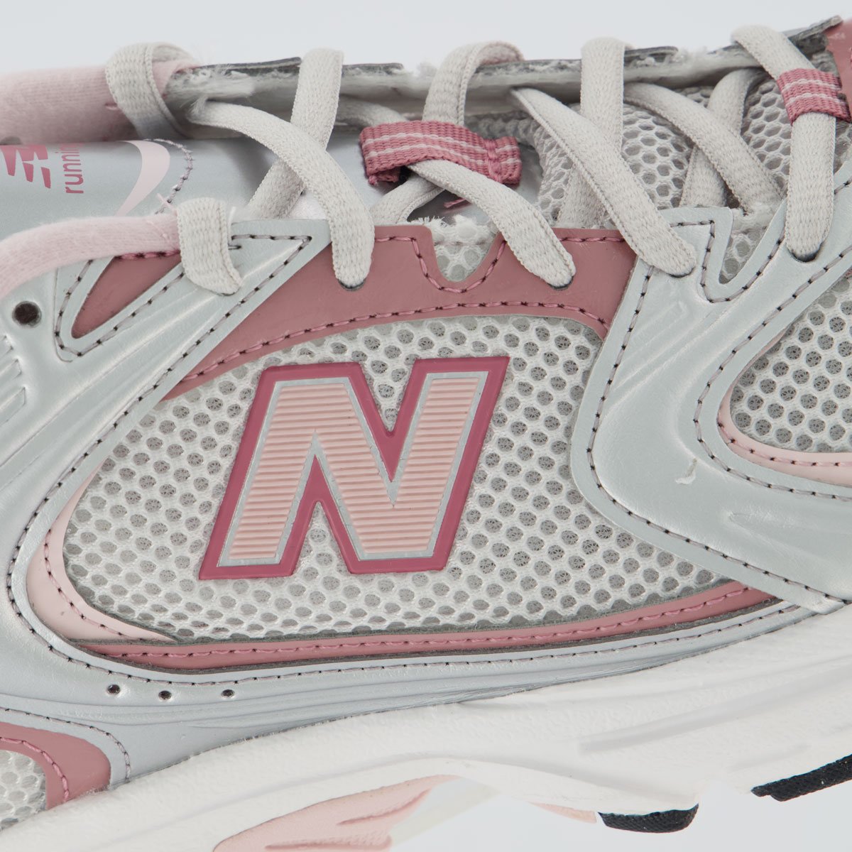 Tênis New Balance 530 Prata e Rosa Prata/Rosa 7