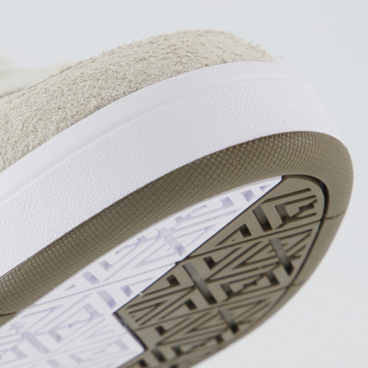Tênis DC Shoes Cure Off White Bege 8